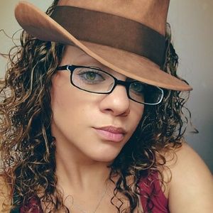 Meet your Posher, Dana